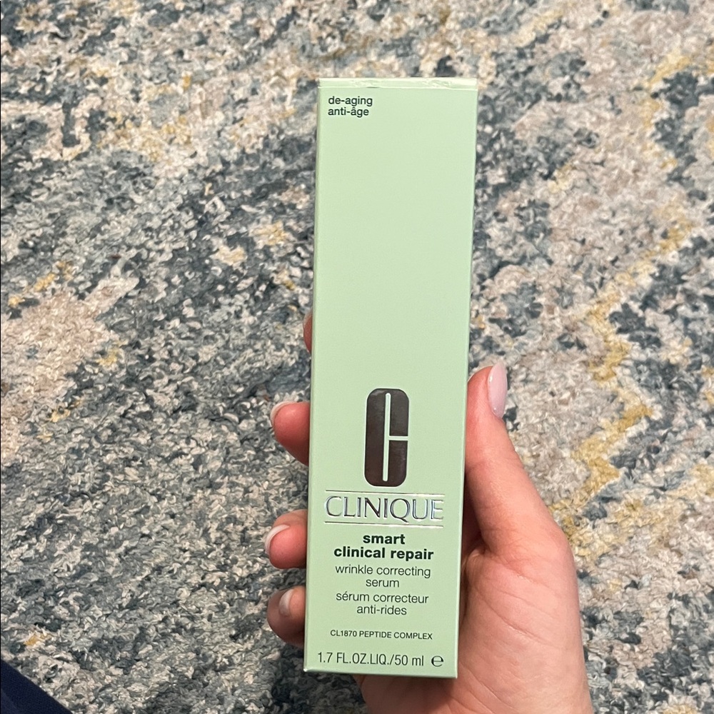 Clinique Smart Clinical Repair Serum in Mint Green Packaging